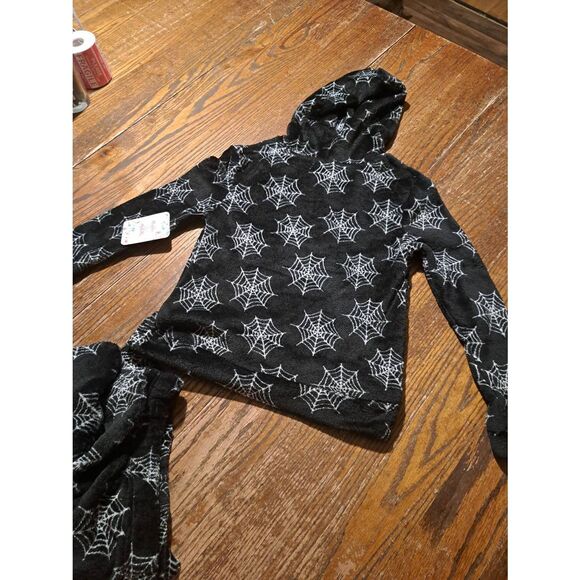 New Maddie & Michelle Girls Halloween Pajamas Skull Spiderweb Hooded Sz 10 NWT - Picture 6 of 6